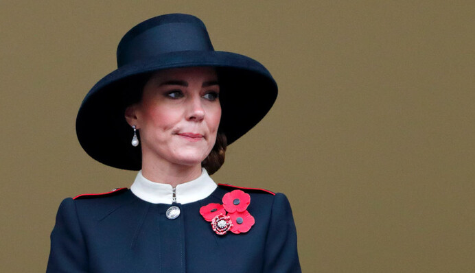 Втілення королеви. Кейт Міддлтон захопила елегантним образом на марші ветеранів