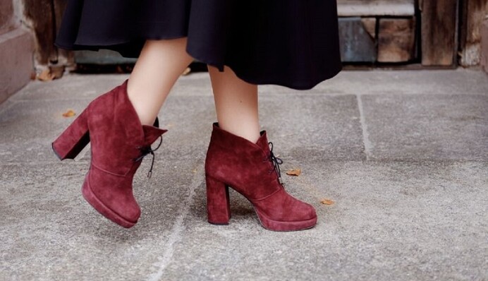 5 помилок у догляді за замшевим взуттям: як не зіпсувати улюблену пару