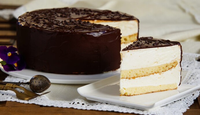 Как приготовить вкусный сливочный торт Птичье молоко: простой рецепт