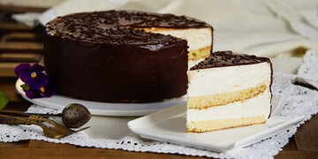 Як приготувати смачний вершковий торт Пташине молоко: простий рецепт