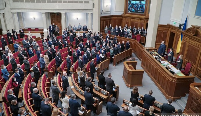 Монозвук перетворюється на какофонію: як вмирає моно­більшість