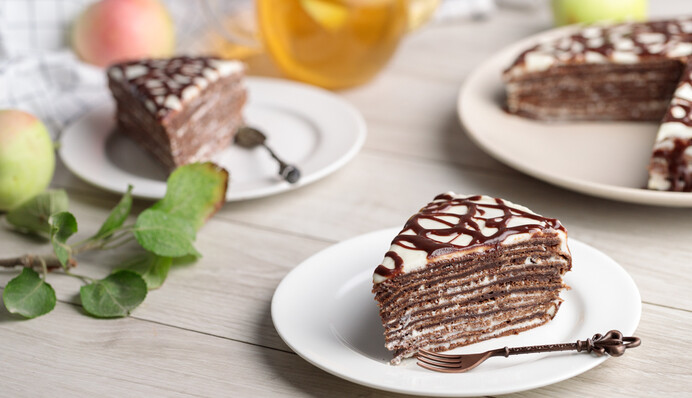 Как приготовить нежный блинный торт с творожным кремом: простой рецепт