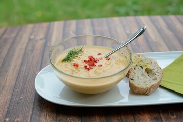 Як приготувати домашній майонез для салатів на Новий рік: рецепт у блендері