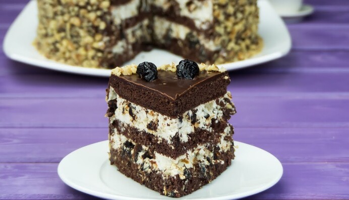 Как приготовить вкусный торт Чернослив в шоколаде: простой рецепт