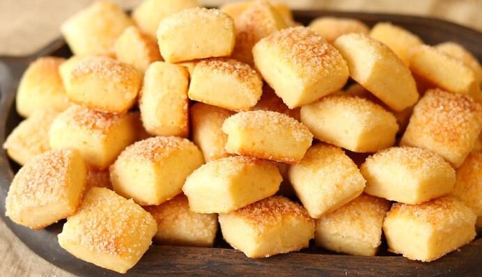 Печем дома нежное сахарное печенье на кефире: простой рецепт