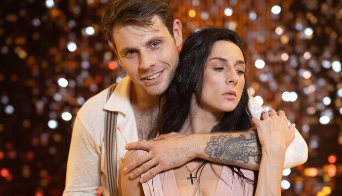 Артур Логай рассказал, как преодолел стыд во время откровенных танцев с Анной Карелиной