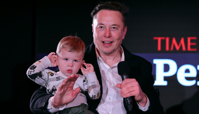Ілон Маск став 