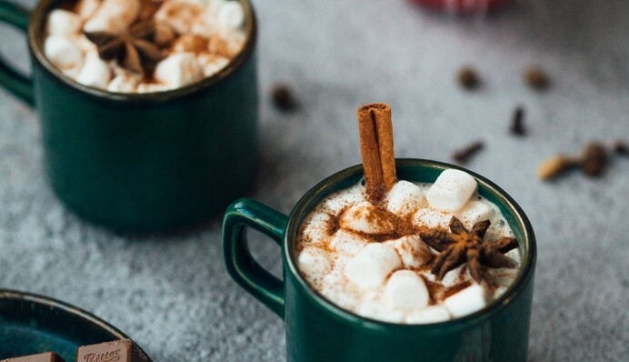5 горячих напитков на зиму, которые подойдут для Нового года и согреют в холодную погоду