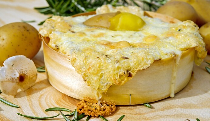 Как вкусно запечь картофель по-французски на Новый год: простой рецепт