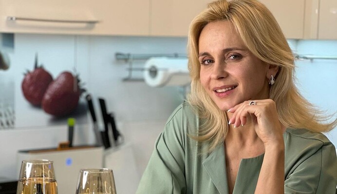 Лилия Ребрик поделилась рецептом простой закуски на Новый год: праздничное блюдо от телезвезды