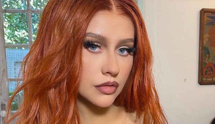 Кристина Агилера снялась топлес в честь 41-го дня рождения