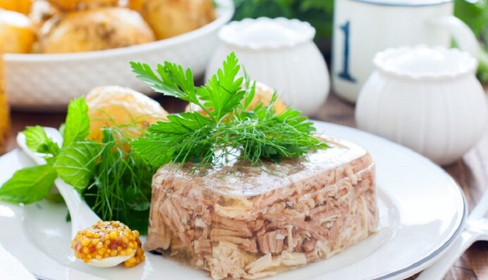 Готуємо смачний холодець із індички на новорічний стіл: простий рецепт