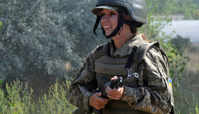 Всех женщин под ружье: как приказ Минобороны наделал шороху в Украине