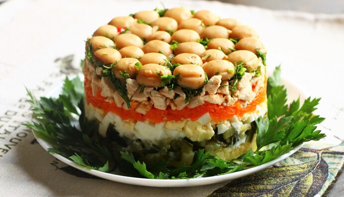 Готовим на Новый год салат Грибная поляна: простой рецепт