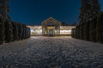 В Оранжерее на ВДНГ начнут работать фотозоны и теплый бар