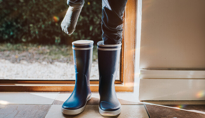 Семья в Австралии оставила обувь на улице и пожалела - в ней поселился шестиногий квартирант