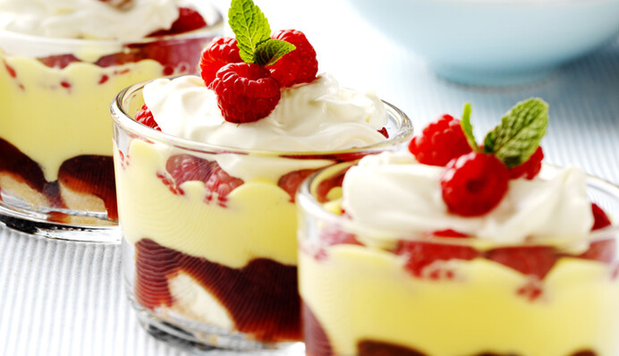 Как сделать на Новый год домашнее мороженое из заварного крема: простой рецепт