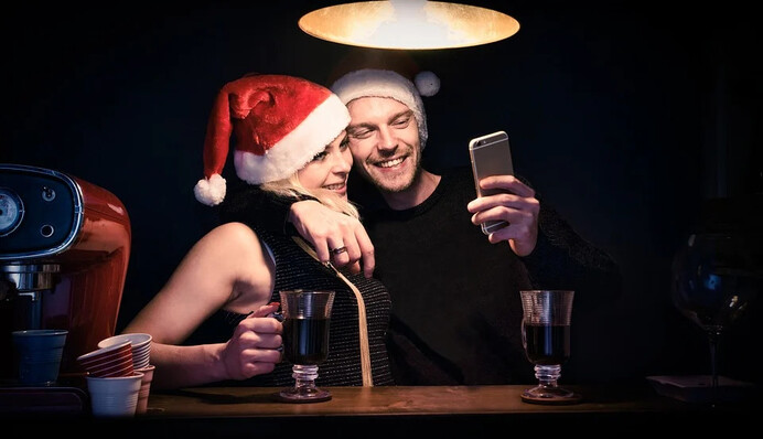 Как нескучно встретить Новый год дома: 5 идей для пары