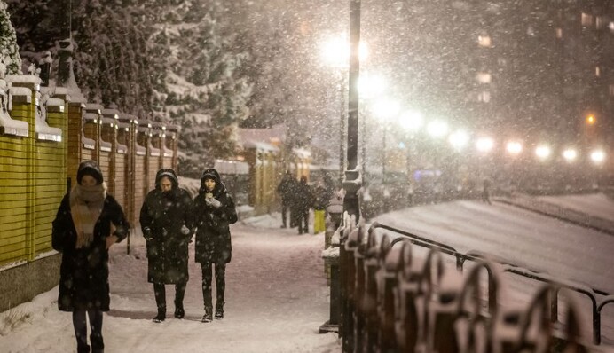 В Новый год со снегом: какой будет погода в новогоднюю ночь