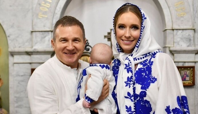 Катя Осадчая показала яркие фото с крестин младшего сына