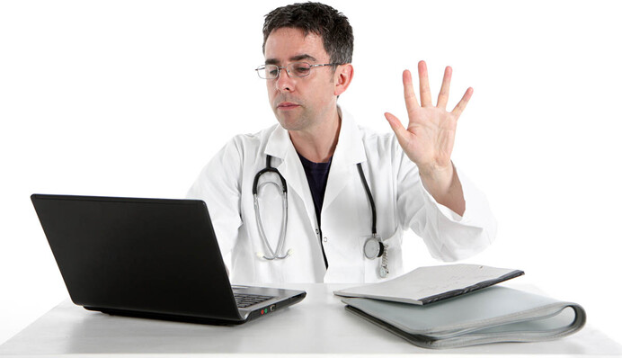 В Україні хочуть дозволити діагностувати хвороби людям без лікарської освіти