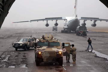 Игра в миротворцев: чем чревато для Украины "гибридное" вторжение РФ в Казахстан