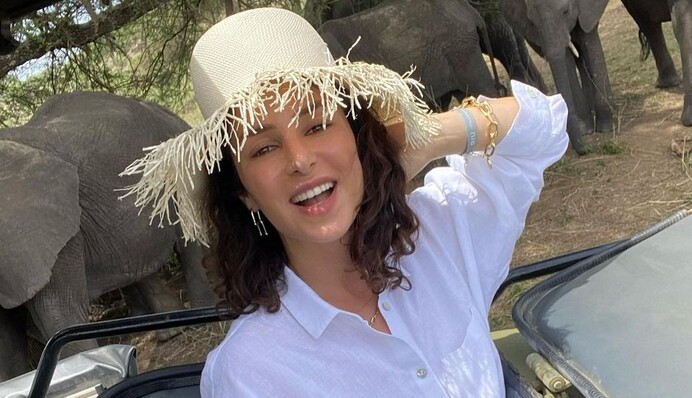 Холостячка в Африке: Злата Огневич в день рождения показала яркие фото из отпуска