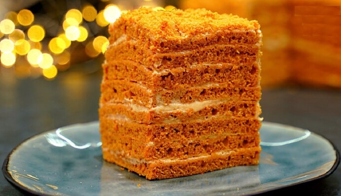 Как приготовить вкусный торт Карамелька со сгущенкой: простой рецепт