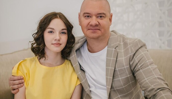 Евгений Кошевой поздравил старшую дочь с 14-летием и показал ее фото - Варю не узнать