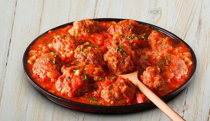 Как приготовить вкусные тефтели в томатном соусе: простой рецепт