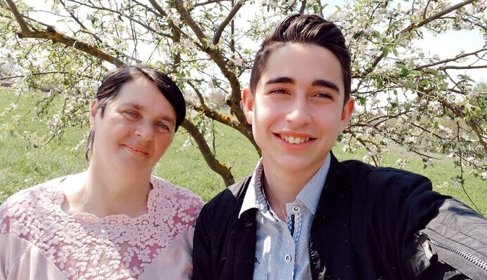 Роман Сасанчин познайомив новонароджену доньку з бабусею та дідусем - зворушливий момент