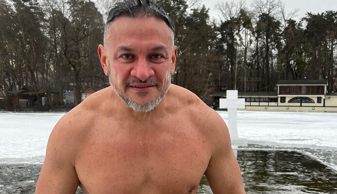 Эктор Хименес-Браво решил понять традицию украинцев на Крещение и впервые нырнул в прорубь