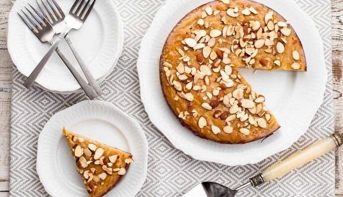 Печем дома ароматный лимонно-миндальный пирог: простой рецепт