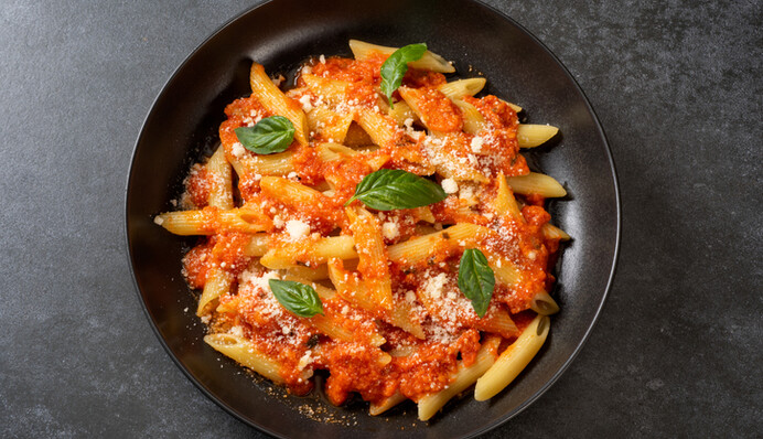 Как приготовить вкусную пасту с тунцом и базиликом: простой рецепт за 30 минут