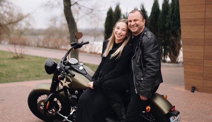 Весілля та пластичні операції: дружина Віктора Павлика поділилася планами на 2022 рік