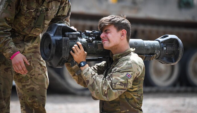 Зброя для вуличних боїв: як Британія вирішила допомогти Україні