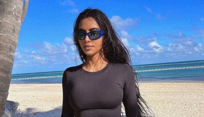 Кім Кардаш'ян підловили на невдалому фотошопі - фото у бікіні довелося видалити