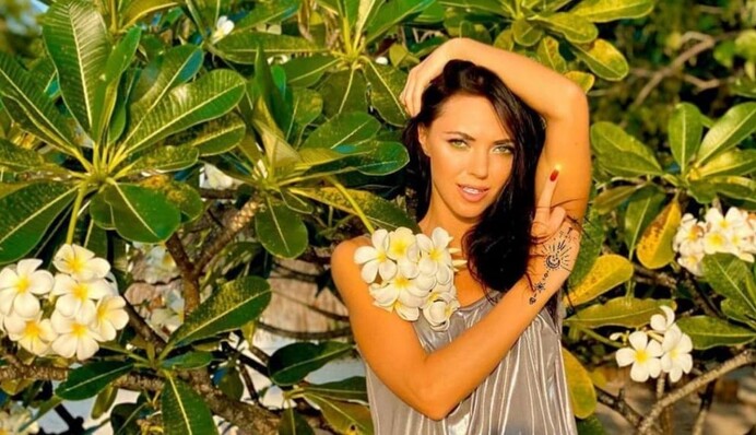 Фигура - произведение искусства: Вика из 