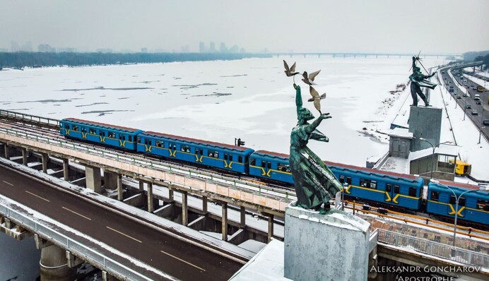 Весеннее тепло и много снега: какая погода ждет Украину на выходных