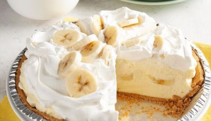 Готуємо ніжний банановий торт із вершками на 14 лютого: простий рецепт