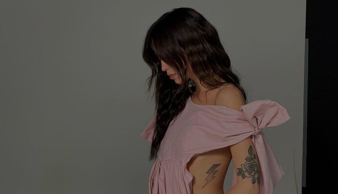 Надя Дорофеева анонсировала новый трек обнаженным фото - теперь фаны ждут релиз еще сильнее