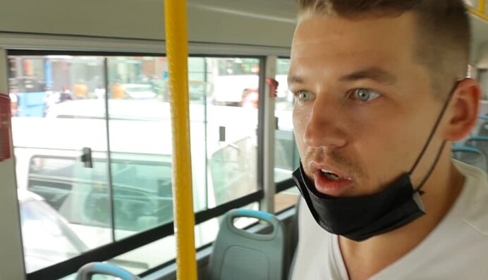 Автобус протаранив 7 машин: ведучий 