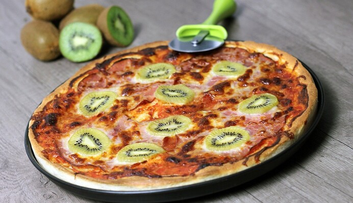 Как приготовить оригинальную пиццу с киви – первый конкурент пиццы с ананасом