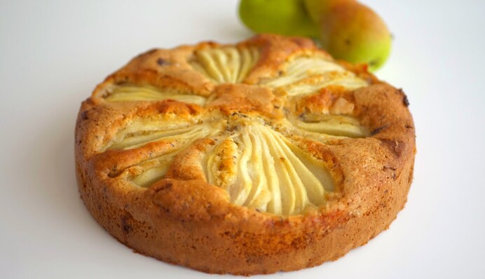 Как испечь ароматную шарлотку с грушами и цедрой апельсина: пошаговый рецепт