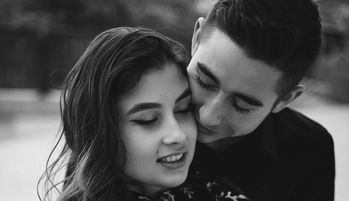 Роман Сасанчин с женой сделали парные тату и показали, как они выглядят