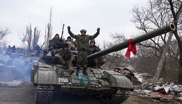 Шантаж на признании: почему Москва решила поднять статус боевикам на Донбассе