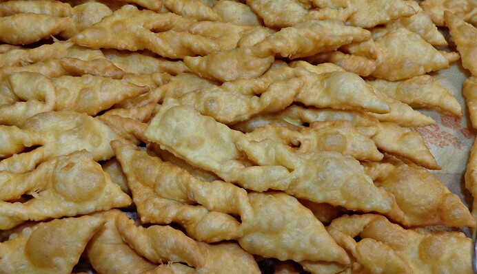 Как приготовить сладкие хрустики на кефире: простой рецепт печенья родом из детства