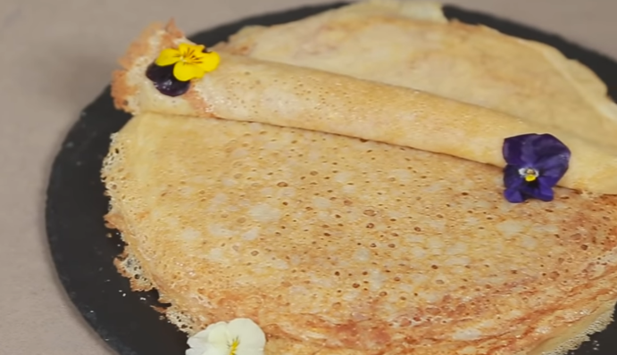 Як приготувати млинці на кефірі - простий рецепт від Тетяни Литвинової на Масляну