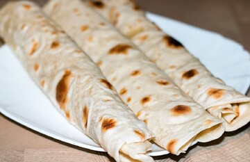 Як приготувати тонкий лаваш на сковороді замість хліба: простий рецепт