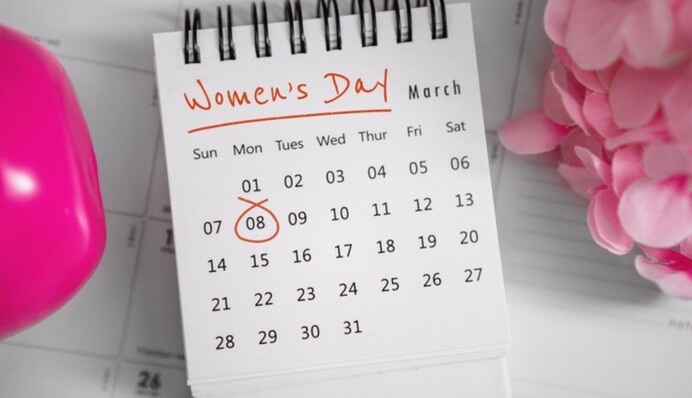 Дівчата, ми переможемо! Гордон, Монатик, Барських та інші зірки вітають українок із 8 березня